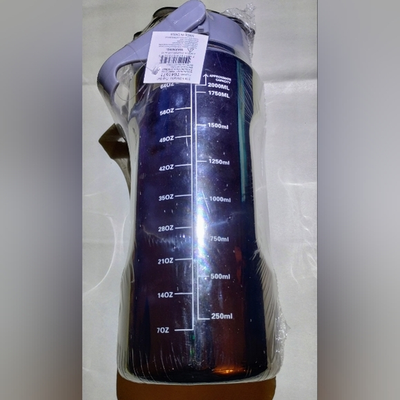 Nwt..LARGE.. 3 in one metal cup set... light and dark silver ...STILL IN PLASTIC - Picture 2 of 3